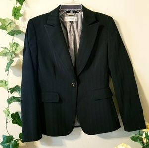 Tahari black blazer size 8